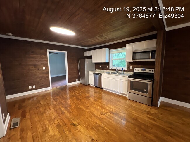 Building Photo - 186 Georgia Ave