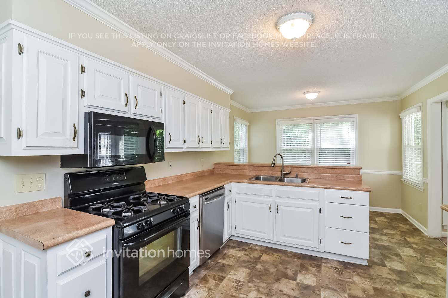 Building Photo - 5024 Logans Run