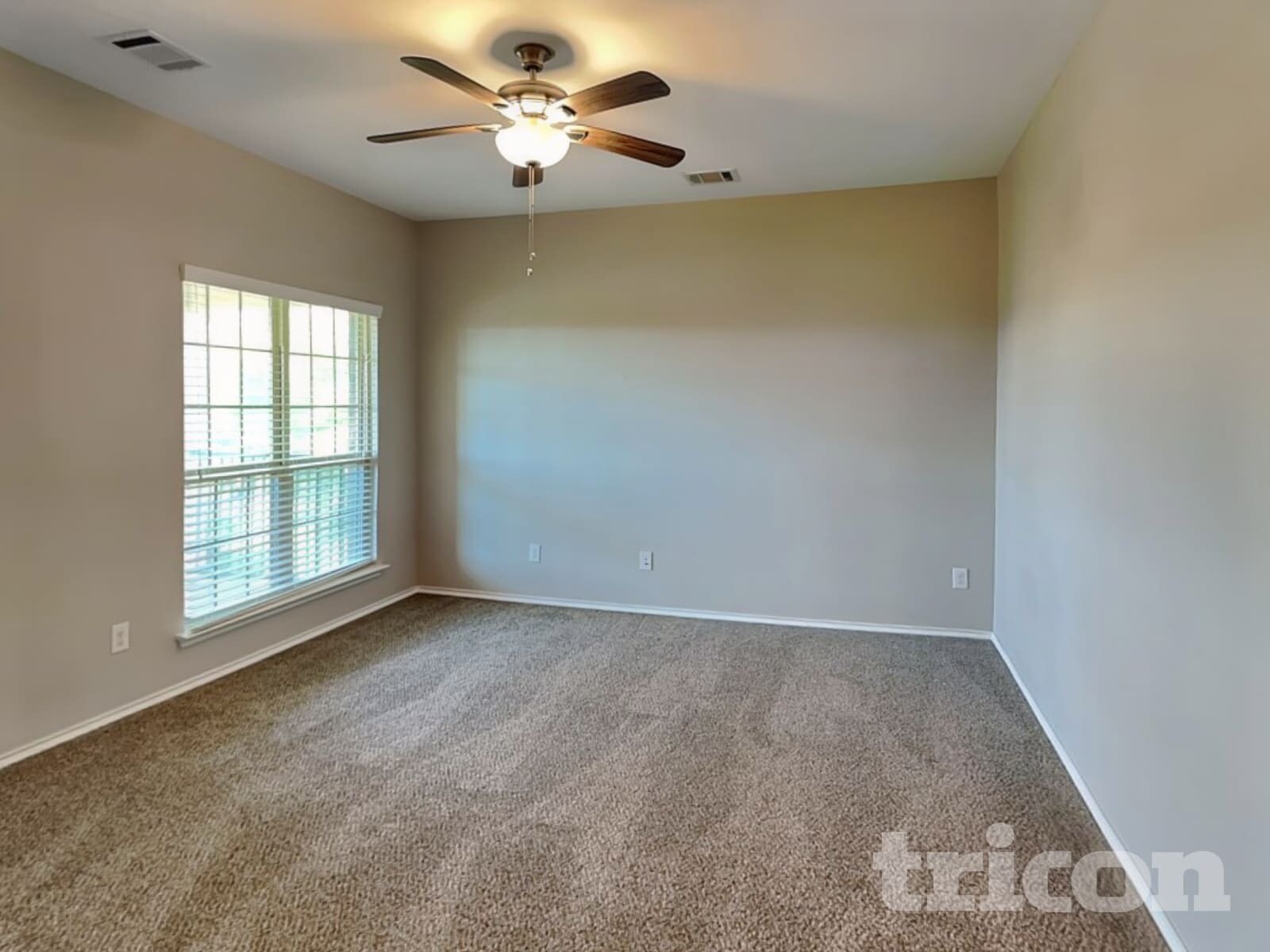 Building Photo - 1908 Parkside Mews