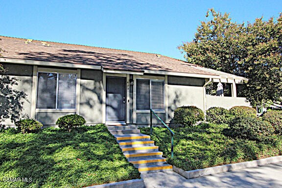 Primary Photo - 499 Serento Cir