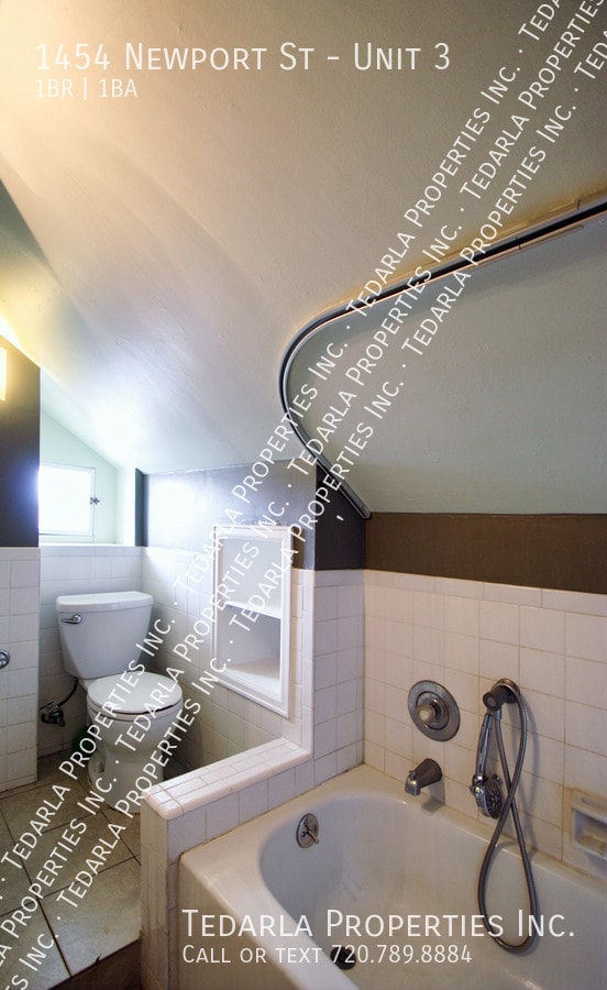 Building Photo - 1454 Newport St