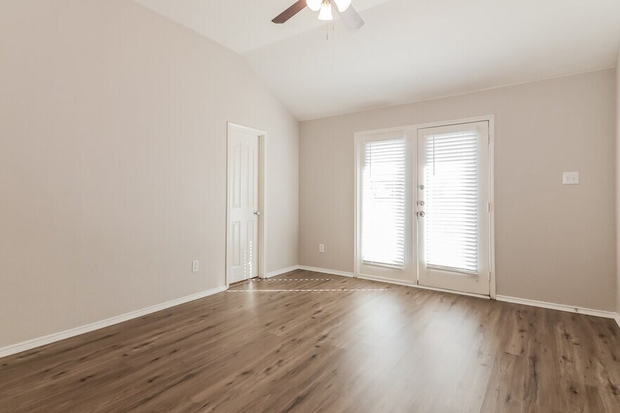 Building Photo - 1820 Marlin Dr