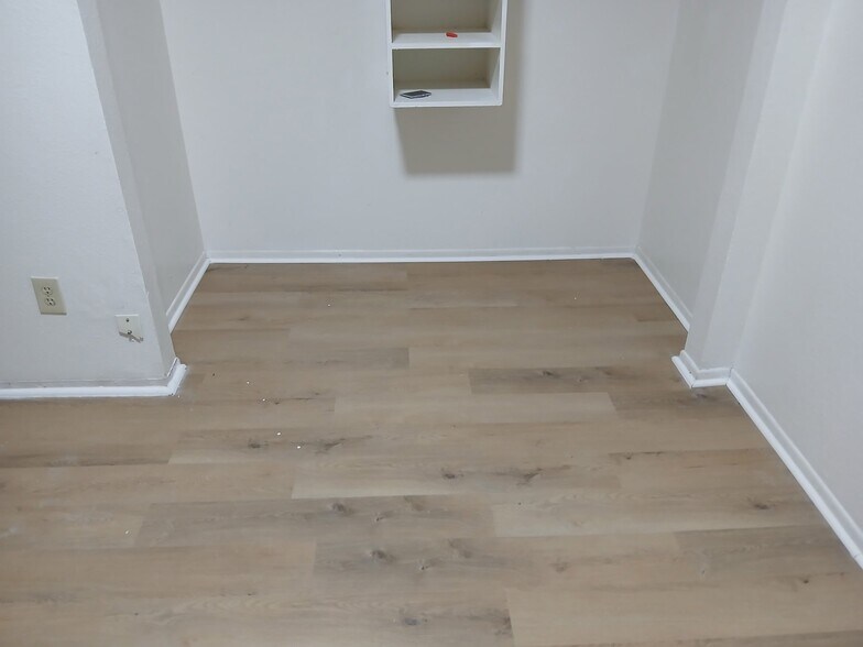 Building Photo - 15999 Orange St