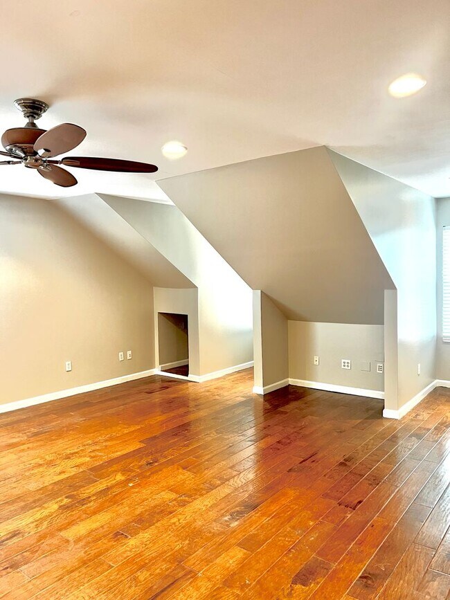 Building Photo - Nice 3 bedroom 2 bath home located in Sunset Trace