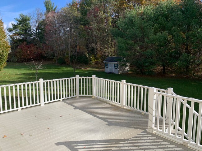 Building Photo - Beautiful Single Family For Rent NOW! Must...