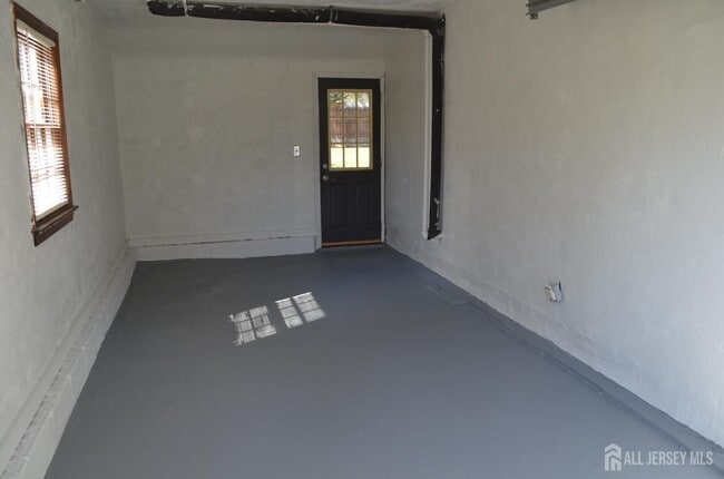 Building Photo - 550 4th St