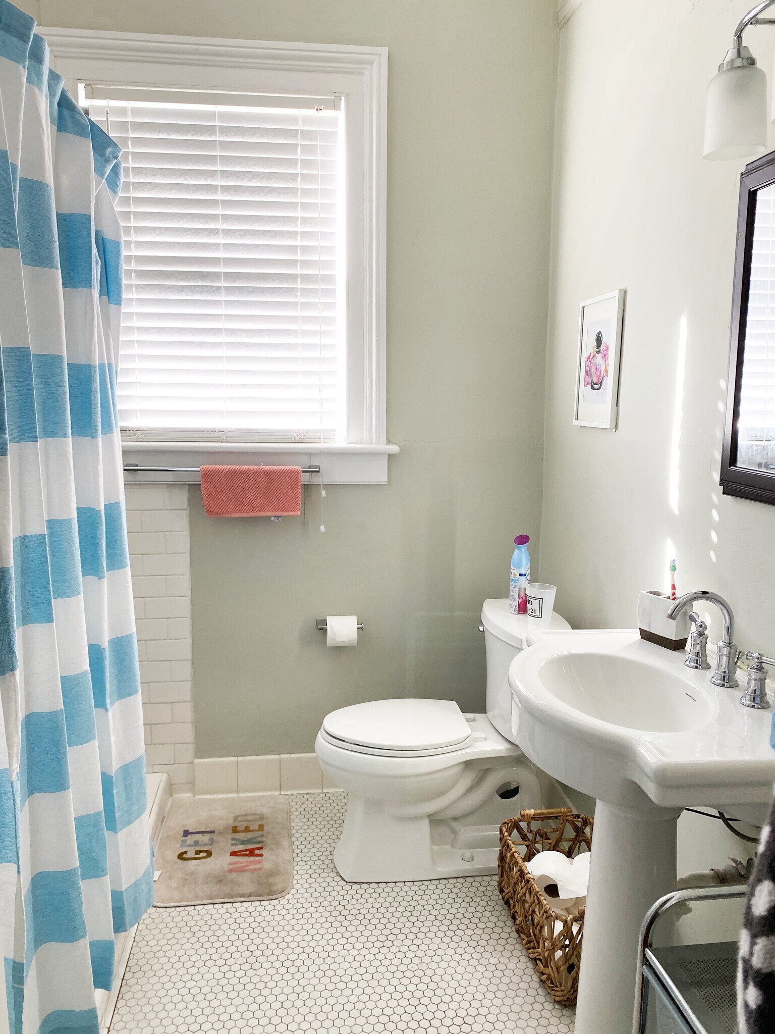 Bathroom - 206 Calhoun St