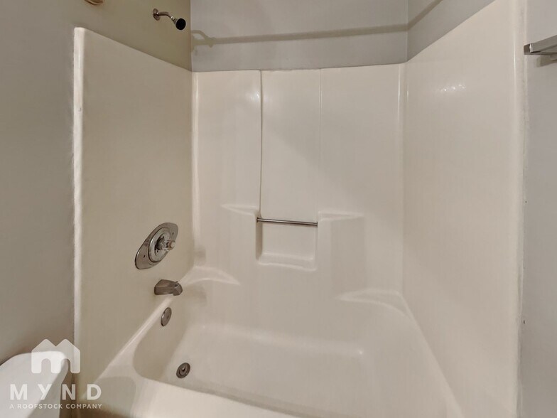 Building Photo - 3259 Pawnee Dr