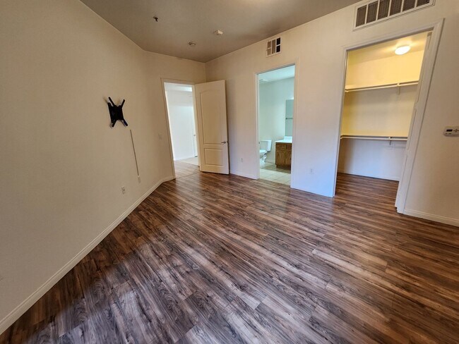 Building Photo - 44 E Serene Ave