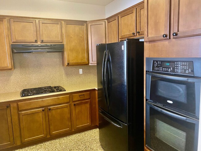 Building Photo - 3/2 in North Clovis Gated Community