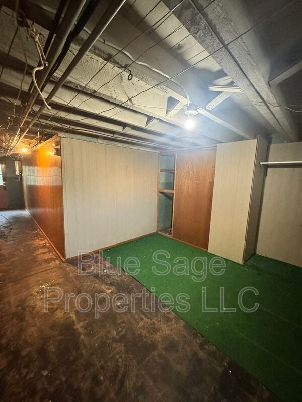 Building Photo - 2254 S Harwood Ave