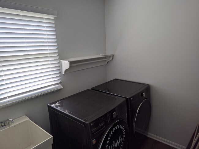 Building Photo - 34521 Springvale Cir