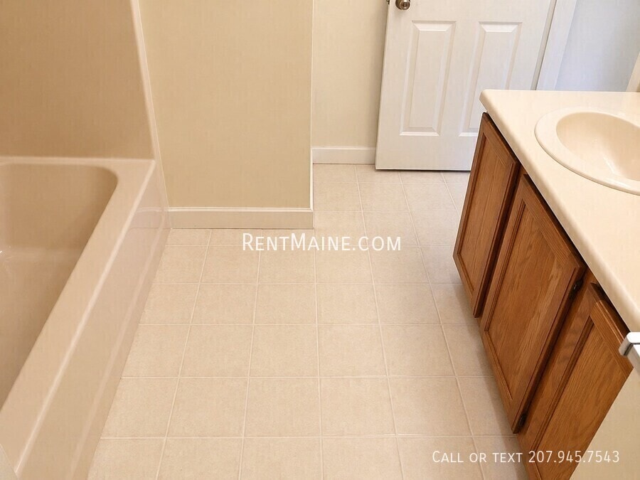 Building Photo - 45 Valley View Ln