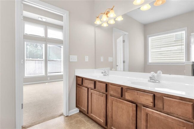 Building Photo - 3610 Crowchild Dr