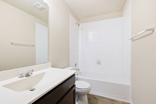 Building Photo - 12013 Waterford Run Way