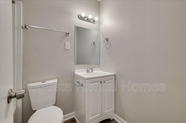 Building Photo - 3603 Columbine Dr