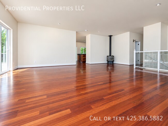Building Photo - 1722 264th Ave NE