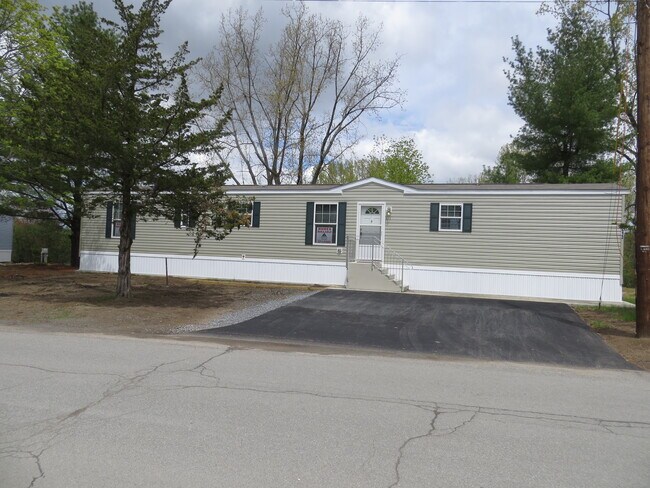 Building Photo - 71 Colonial Dr