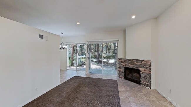 Building Photo - Coming Soon: Charming 2 Bed 2 Bath Condo i...