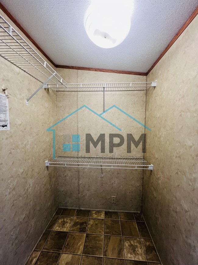 Building Photo - 303 Bryan St