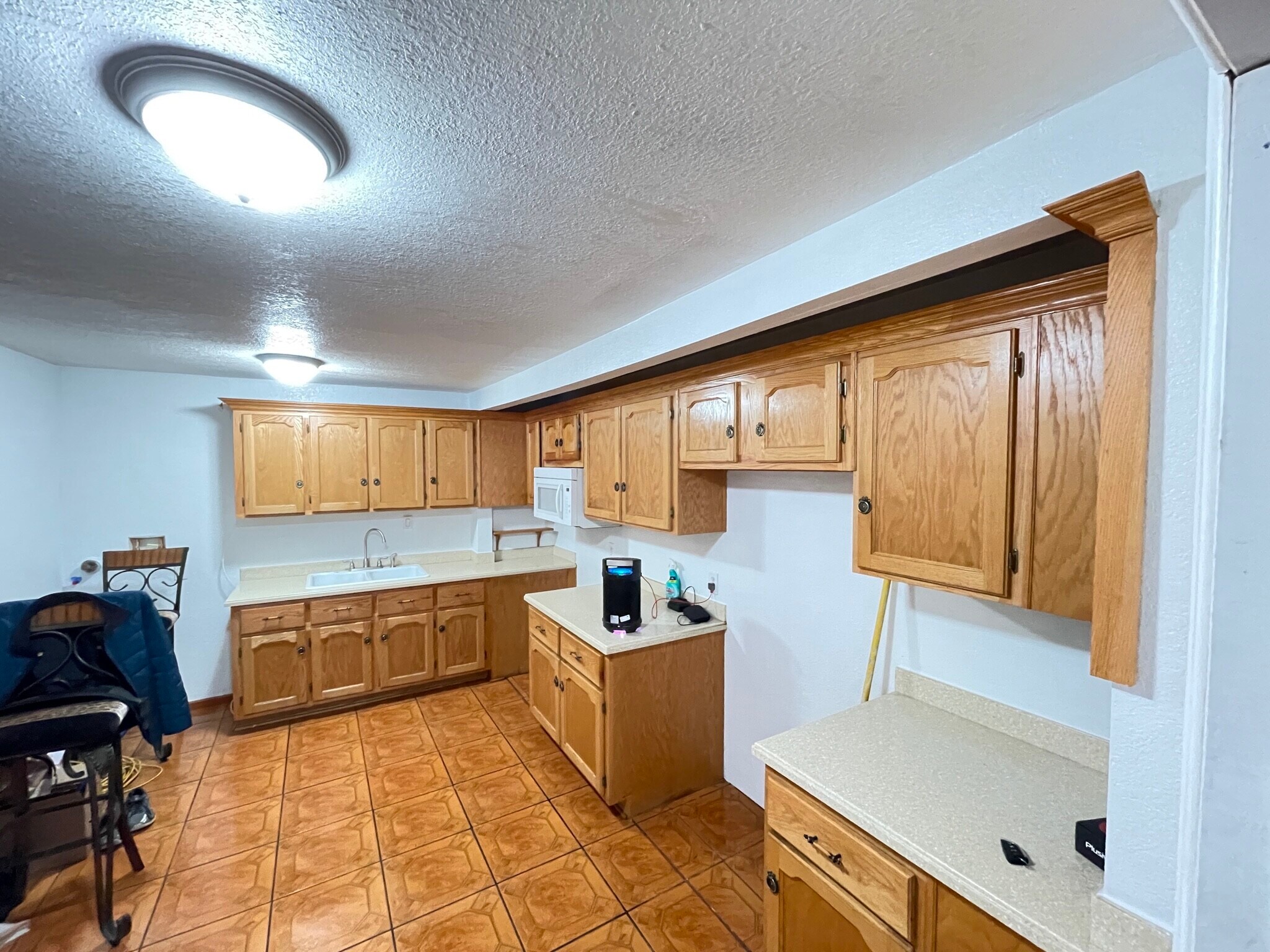 Kitchen - 5890 Noble St