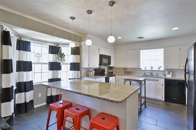 Building Photo - 2132 Sylvan Dr