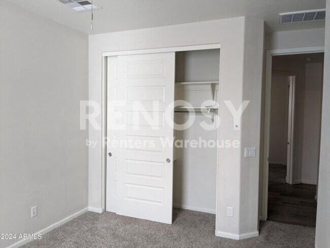 Building Photo - 820 W Nova Pl