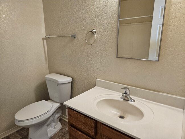 Building Photo - 813 Gemstone Ave