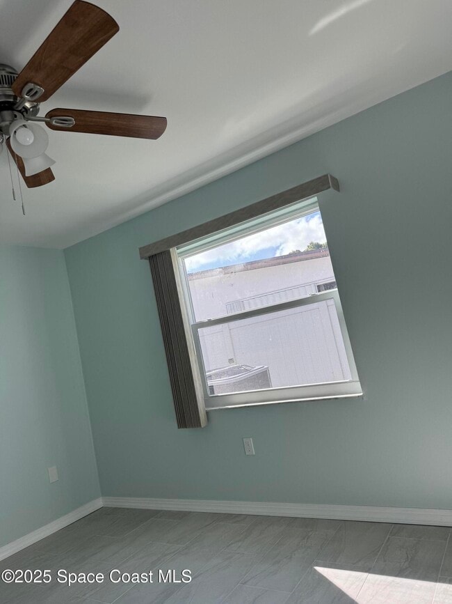 Building Photo - 2841 College View Dr