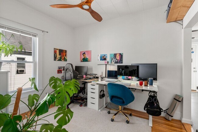 Building Photo - 32 Richardson St