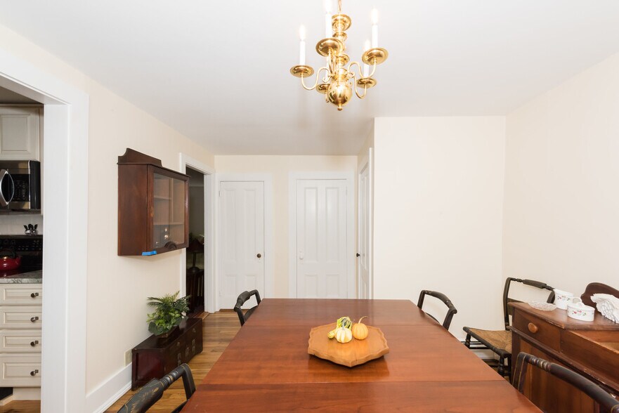 Building Photo - 69 Dennett St