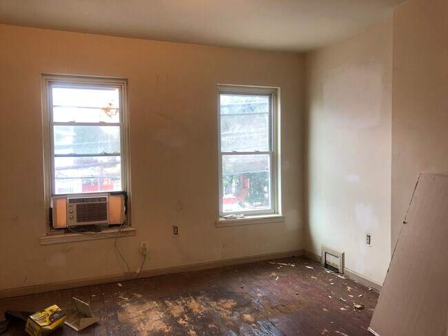 Building Photo - 3 Bedroom House in Great Trenton Neighborhood! This House is Getting a Makeover!