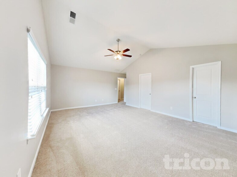 Building Photo - 1908 Northrop Dr