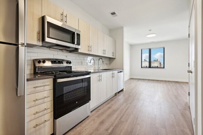 Building Photo - 49s Day St. - 419