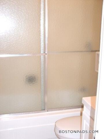 Building Photo - 62 Boylston St