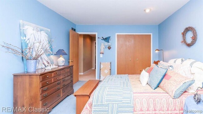 Building Photo - AVAILABLE - Waterfront Home!