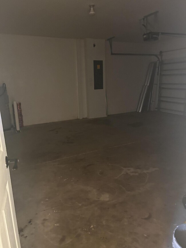 Building Photo - 9426 Windrift Cir