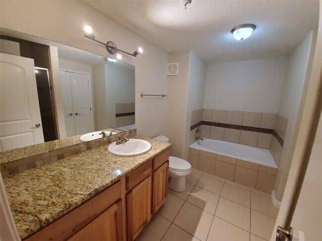 Building Photo - 6810 Deatonhill Dr