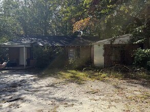 Building Photo - 18 Carrol Dr
