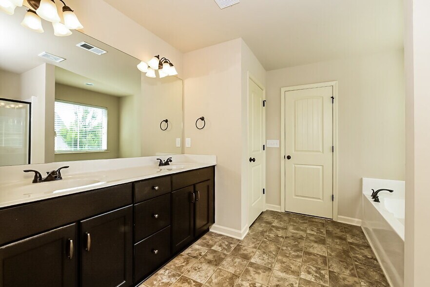 Building Photo - 1112 Bowlin Dr