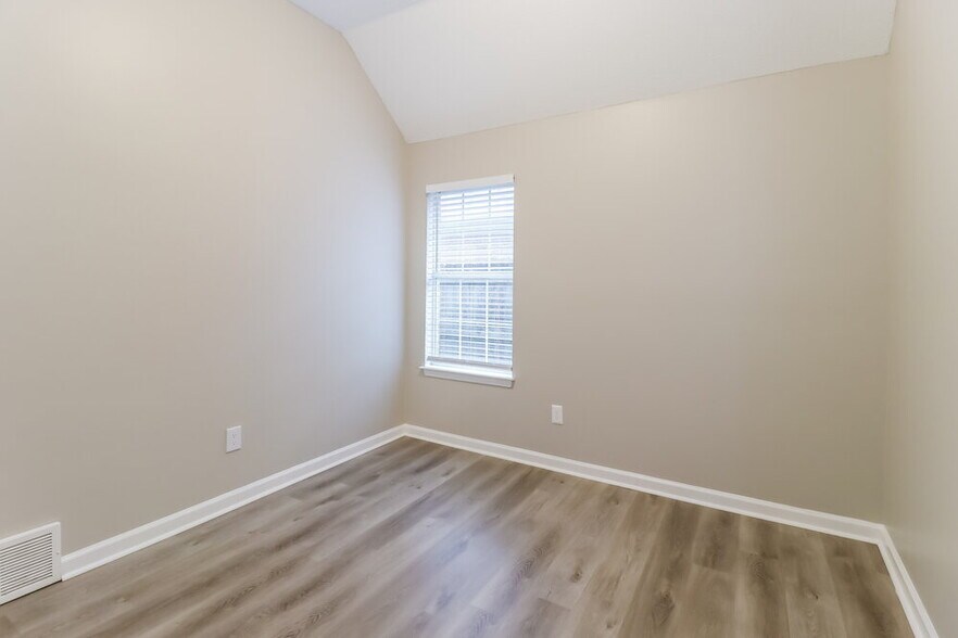 Building Photo - 9782 Pigeon Roost Park Cir