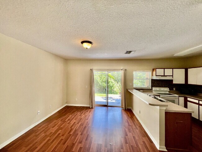 Building Photo - 1245 Beckenham Way