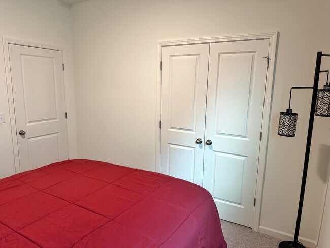 Building Photo - 2028 Bogue Ln