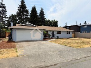 Building Photo - 3605 NE 10th Ct