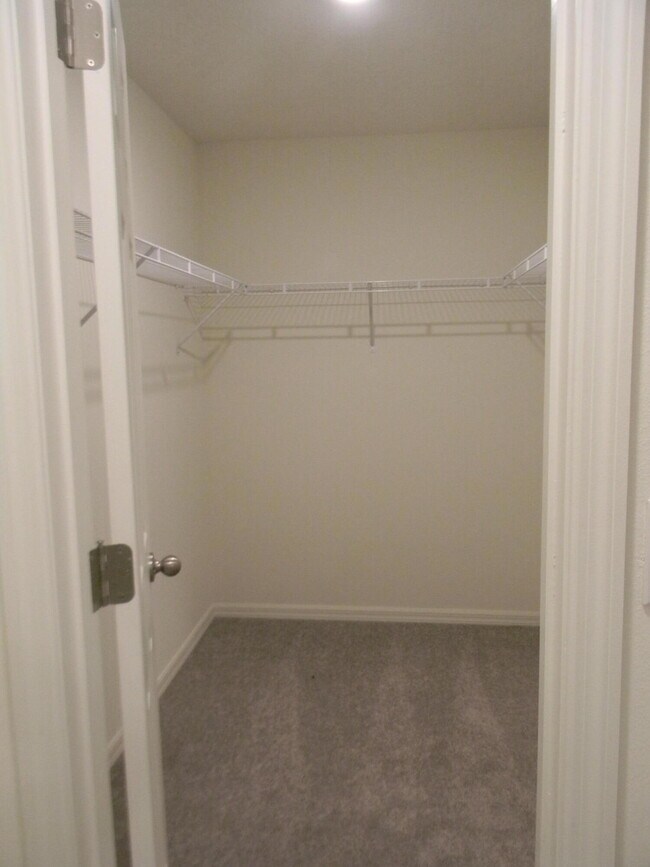 Building Photo - 491 Windswept Ave SW