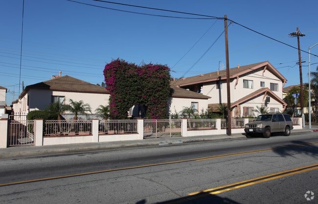 Primary Photo - 3476 Flower St