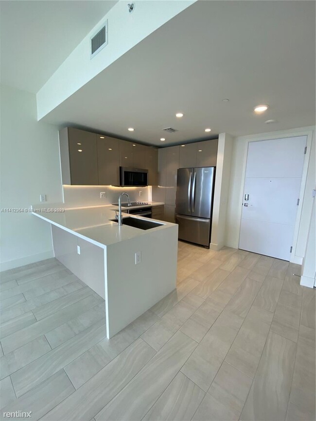 Building Photo - 2 br, 2 bath Condo - 2000 Metropica Way Ap...