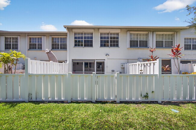 Building Photo - 3708 Savoy Ln