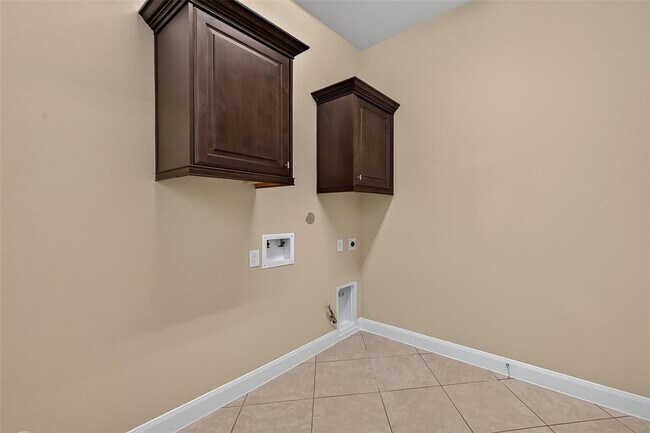 Building Photo - 4435 Calvet Forest Dr