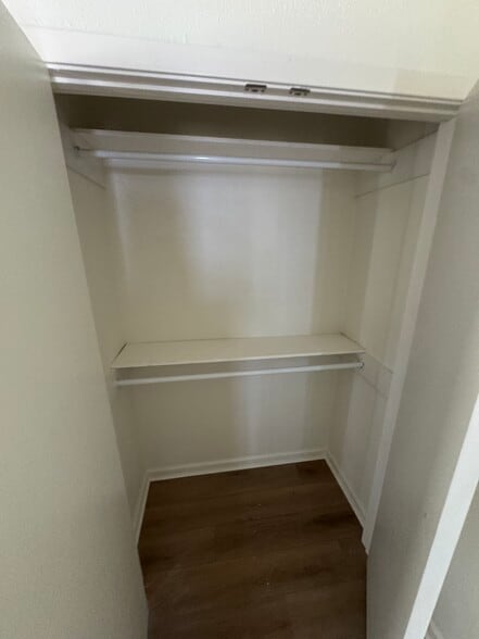 Building Photo - 2208 Mary Jane Dr